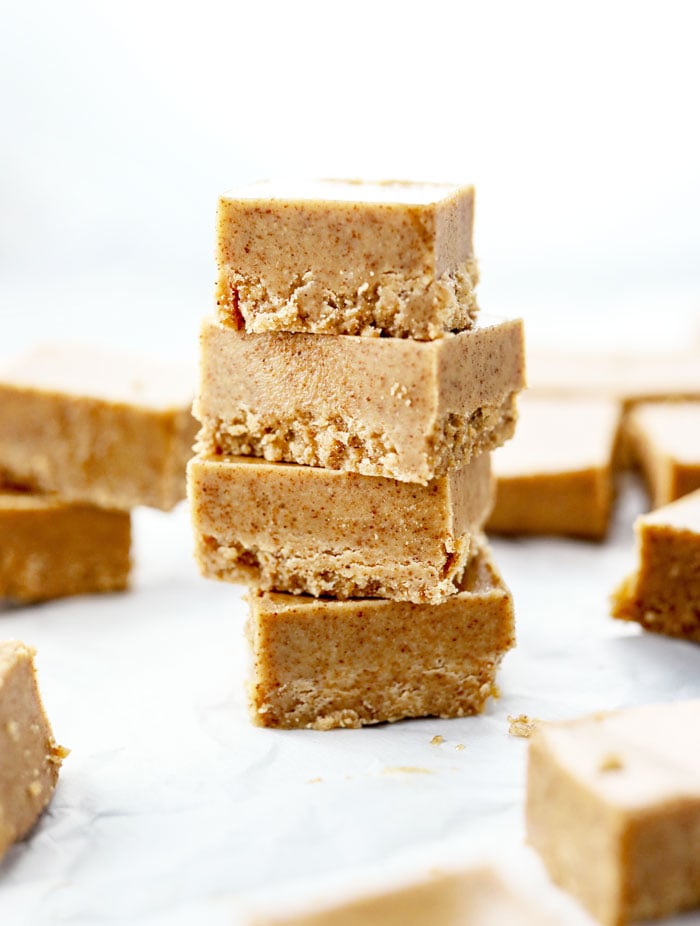 Raw Macadamia Nut Fudge Squares: Detoxinista & Epicurious